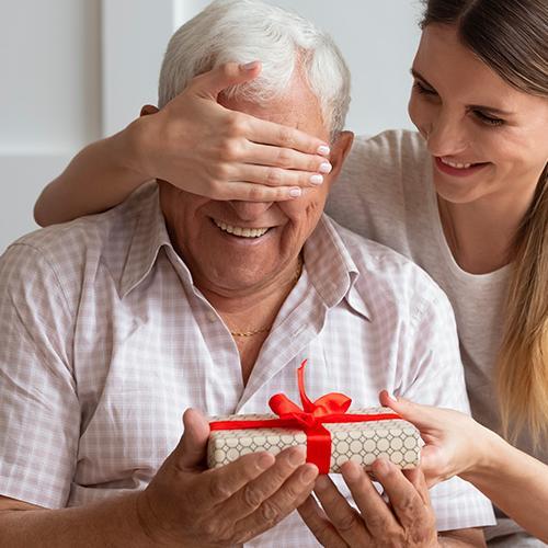Anziani e Natale: come preparare i nostri cari alle Feste