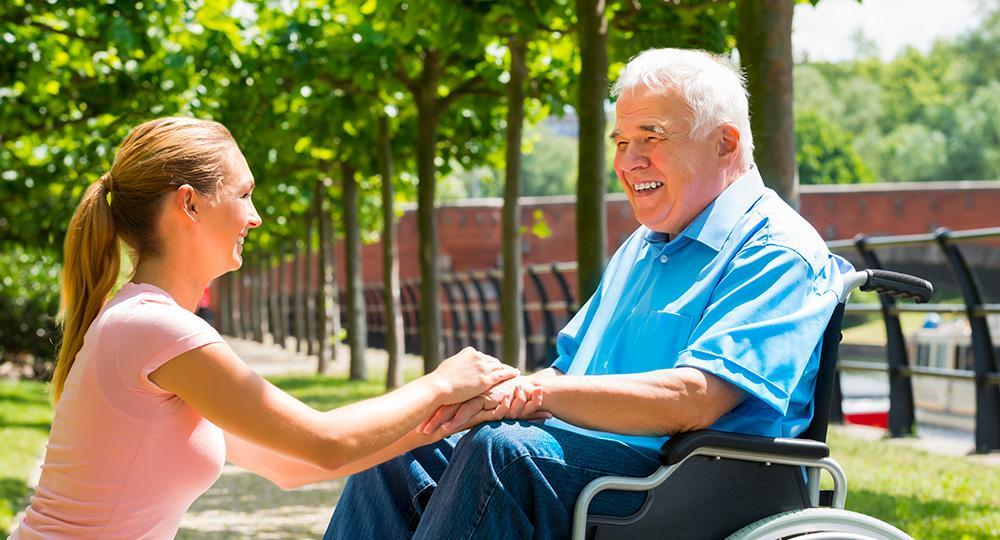 Estate serena a Senigallia. Il servizio badante e assistenza qualificata per anziani, malati e disabili durante l’estate.