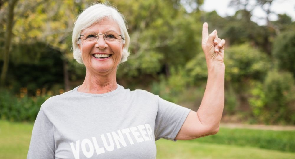 Anziani e volontariato: i lati positivi di fare del bene